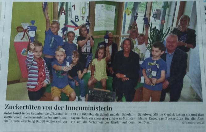 zuckertueten_innenministerin1.jpg